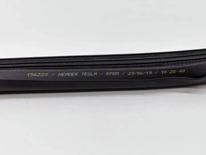 Tesla Model 3 (2017 - 2023) 156223 Уплотнитель кузова — фото 2