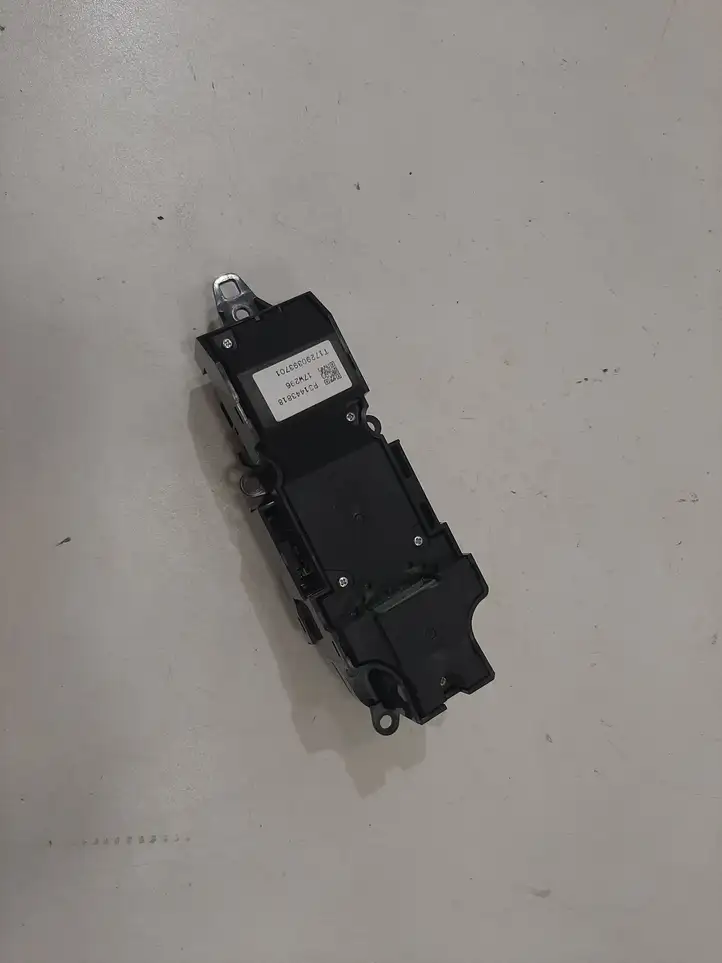 Volvo S90, V90 (2016 - 2020) P31443818 Включатель зажигания и стартера — фото 4
