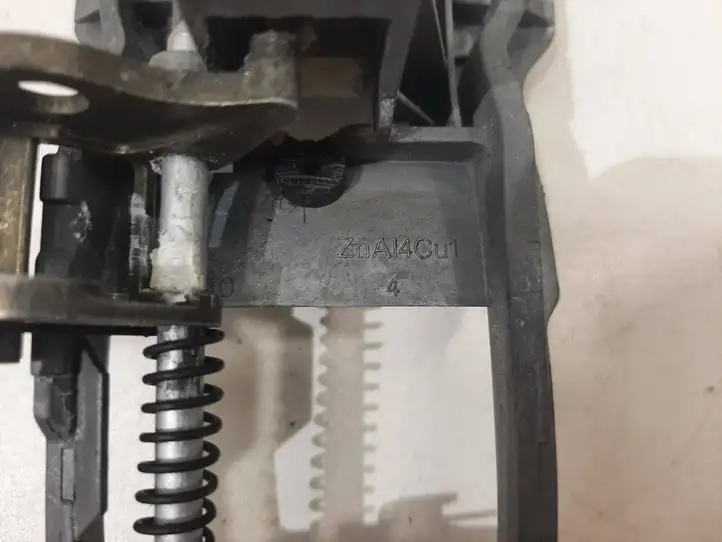 Volvo XC90 (2006 - 2014)  ZNAI4CU1 Крепление для наружной ручки задней двери