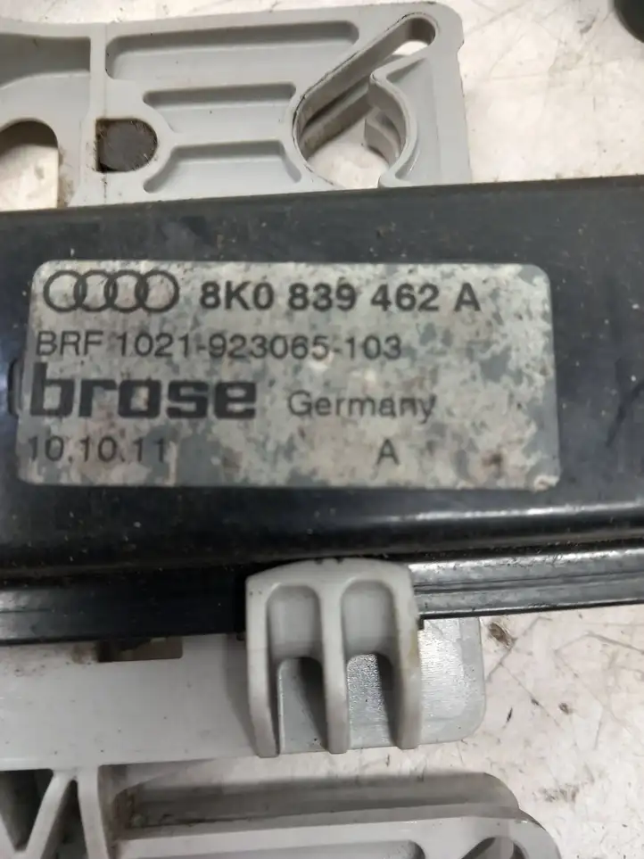 Audi A4 (2007 - 2011)  8K0839462A  Механизм для электрического подъема окон задней двери (без двигателя)
