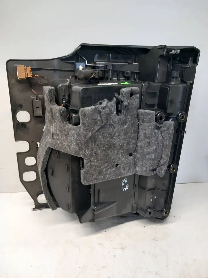 Audi A4 S4 B8 8K (2007 - 2011) 8K1857035A Бардачок в сборе — фото 3