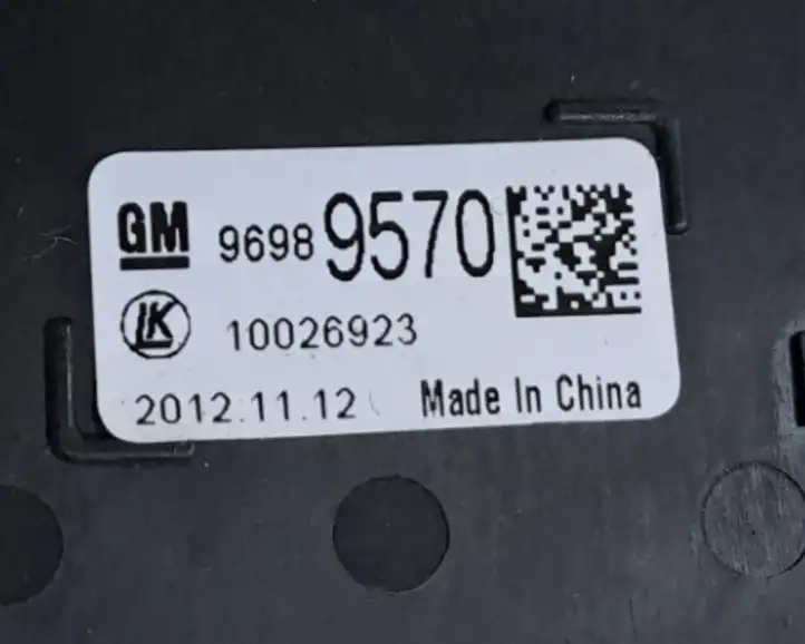 Opel Mokka (2012 - 2016) 96989570 Включатель фонарей — фото 5
