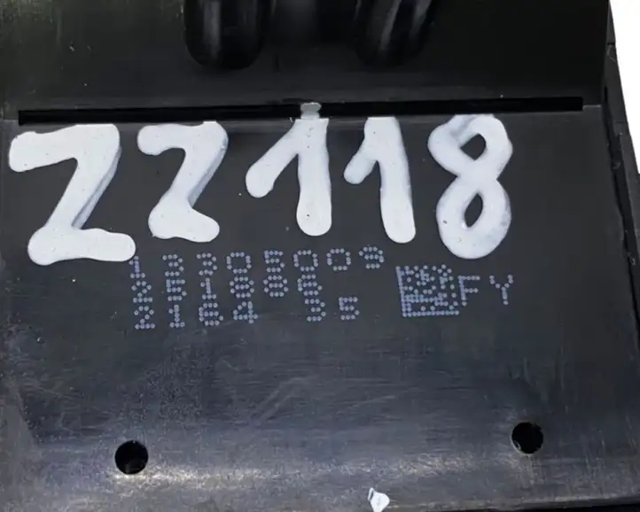 Opel Mokka (2012 - 2016) 13305009 Кнопка стеклоподъемников — фото 7