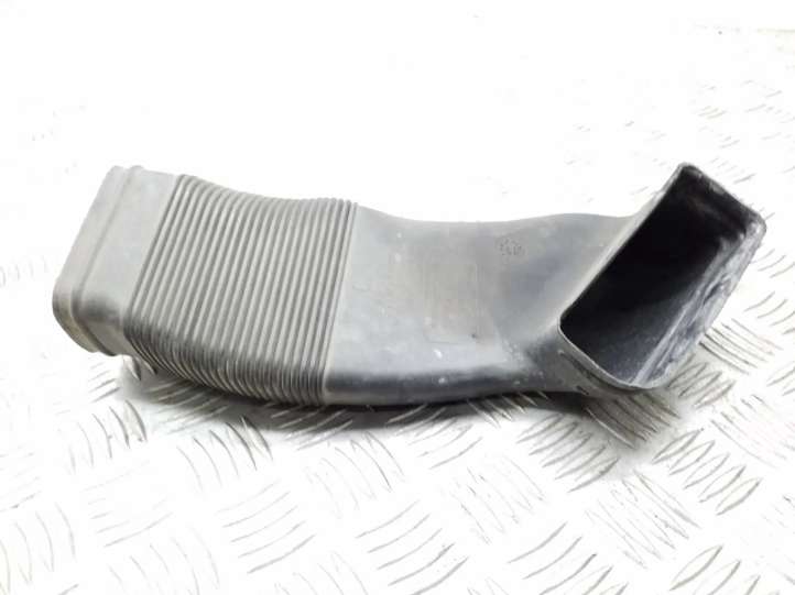 8D0129617E Volkswagen PASSAT B5 Oro paėmimo kanalo detalė (-ės)