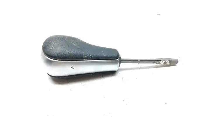 BMW X3 E83 (2003 - 2010)   Отделка рычага переключения передач (кожа, головка)