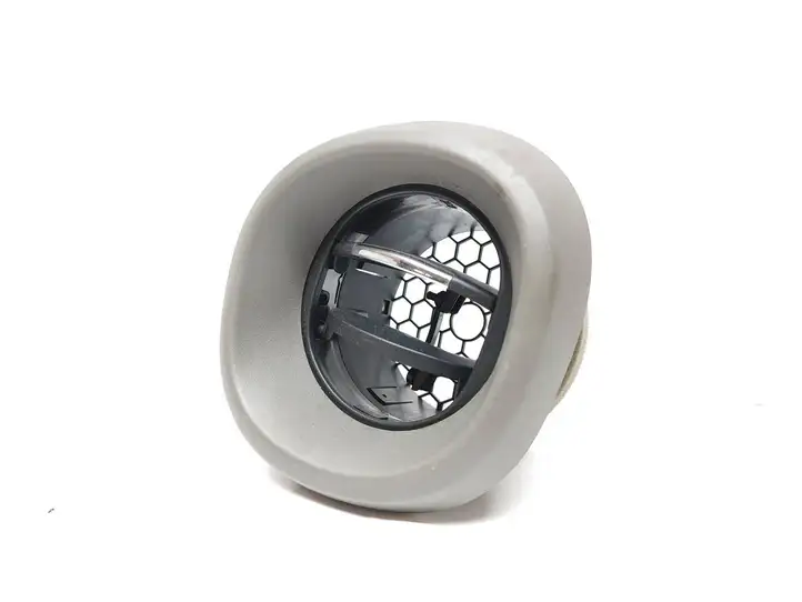 Renault Trafic III (X82) (2014 - )  687601310R Боковая воздушный дефлектор