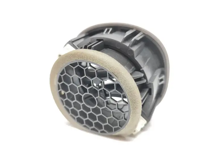 Renault Trafic III (X82) (2014 - )  687601310R Боковая воздушный дефлектор