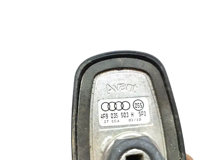 Audi A6 S6 C6 4F (2004 - 2008) 4F9035503H GPS антенна — фото 3