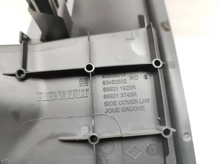 Renault Trafic III (X82) (2014 - )  689213743R Отделочный щит панели (боковой)