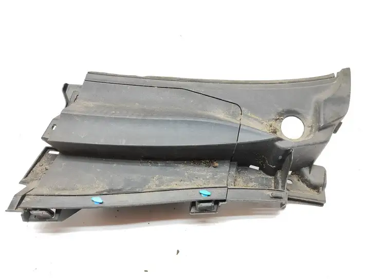 Toyota Auris 150 (2006 - 2012) 5578302050 Накладка стоек лобового стекла — фото 1