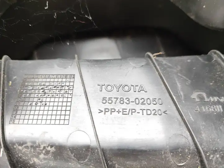 Toyota Auris 150 (2006 - 2012) 5578302050 Накладка стоек лобового стекла — фото 3