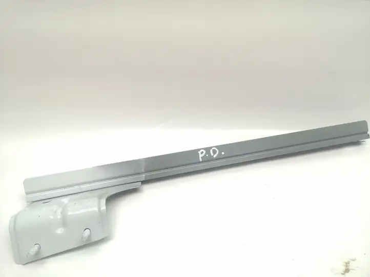 Renault Trafic III (X82) (2014 - )   Направляющая стекла передней двери