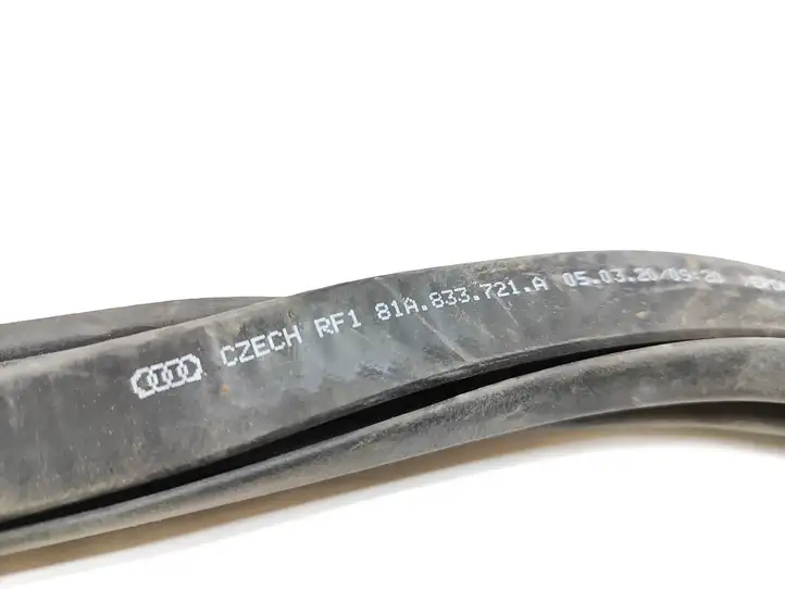 Audi Q2 - (2016 - ) 81A833721A Уплотнитель кузова — фото 3