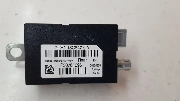 Volvo V60 (2010 - 2013)  P30761696 Усилитель антенны