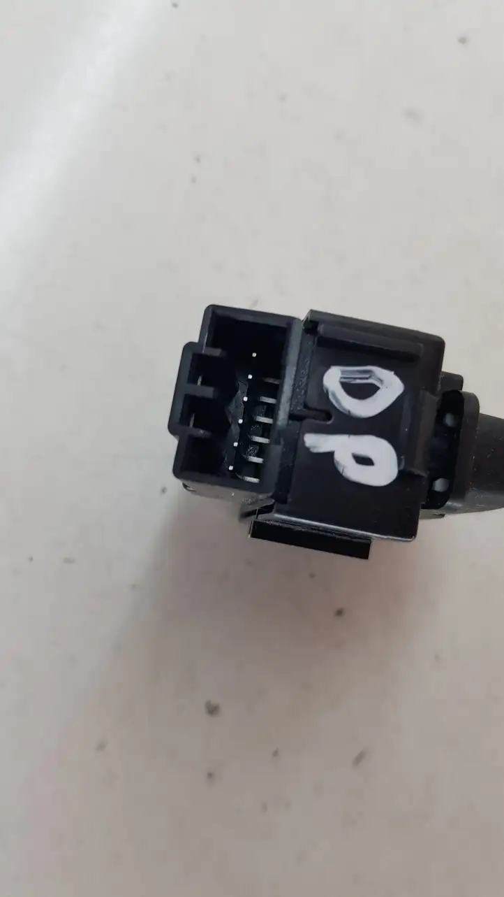 Volvo V60 (2010 - 2013)  31318990 Включатель центрального замка