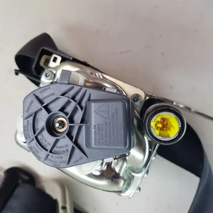 Nissan Juke I F15 (2010 - 2018) 617969900A Передний ремень безопасности — фото 2