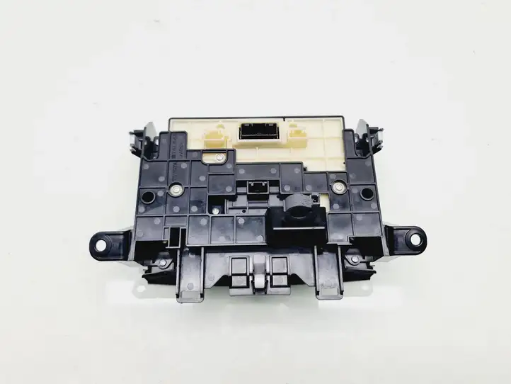 Toyota Land Cruiser (J150) (2009 - ) Включатель блокировки дифференциалов — фото 3