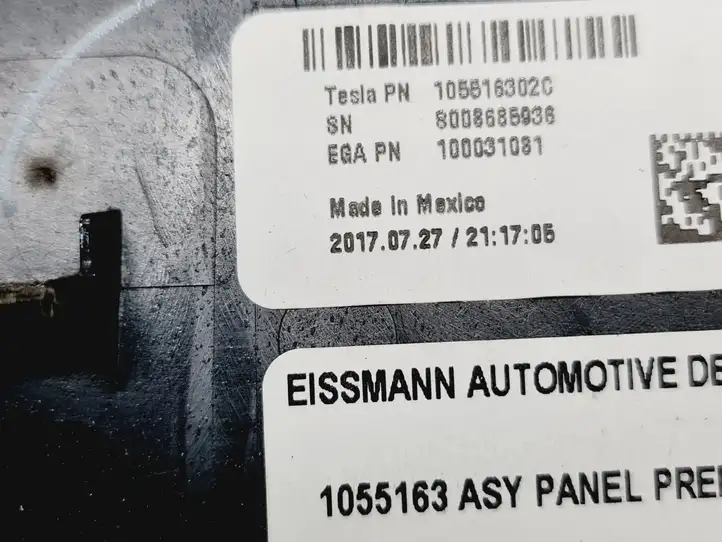 Tesla Model S (2016 - 2021) 105816302C Передняя боковая обшивка салона — фото 4