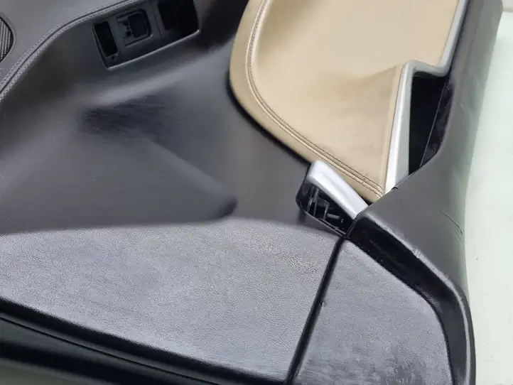 Tesla Model S (2016 - 2021) 60074560 Обшивка передней двери — фото 2