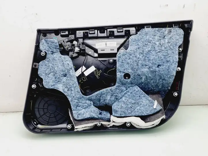 Tesla Model S (2016 - 2021) 60074560 Обшивка передней двери — фото 3