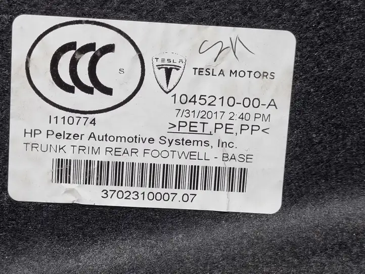 Tesla Model S (2016 - 2021) 104521000A Задний коврик салона — фото 3