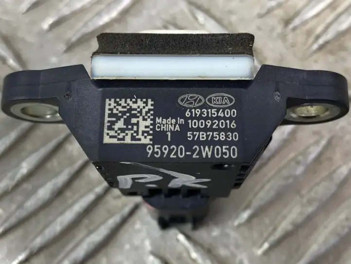 Hyundai Grand Santa Fe NC (2015 - 2018) 959202W050 Датчик удара SRS — фото 2