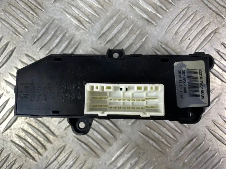 Hyundai Grand Santa Fe NC (2015 - 2018) 933102W315UU5 Включатель AUTO HOLD — фото 3