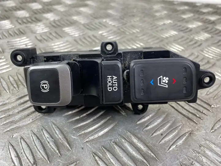 Hyundai Grand Santa Fe NC (2015 - 2018) 933102W315UU5 Включатель AUTO HOLD — фото 4