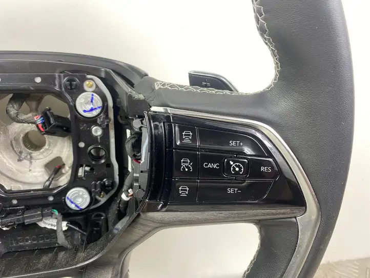 Jeep Grand Cherokee WL (2021 - ) Руль — фото 12