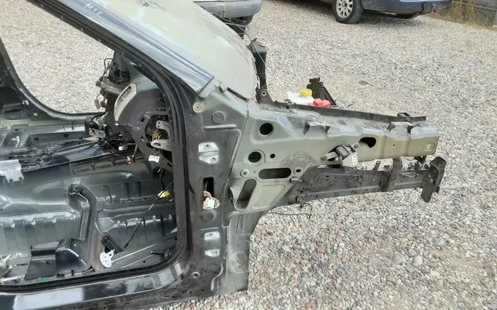 Jeep Grand Cherokee (2010 - 2021) Кузов — фото 6