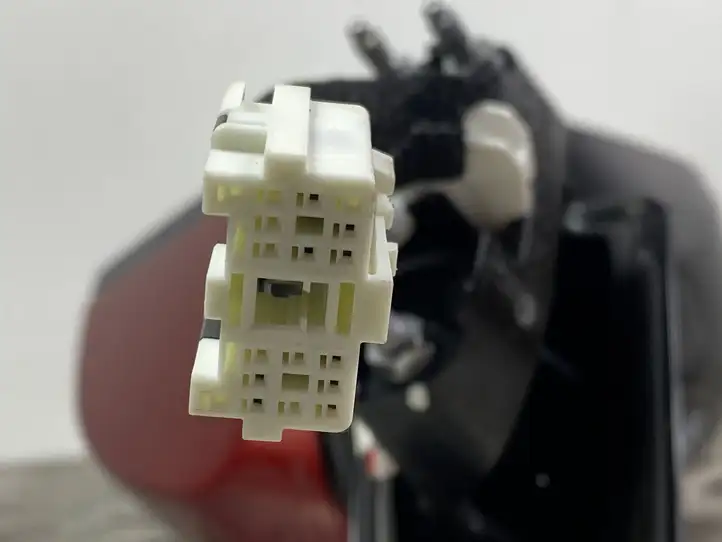 Hyundai Santa Fe (2018 - 2020)   Зеркало боковое с электрическим приводом