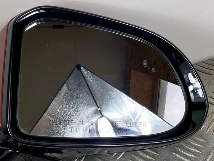 Hyundai Santa Fe (2018 - 2020)   Зеркало боковое с электрическим приводом