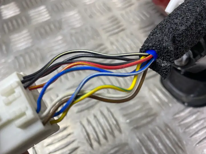 Hyundai Santa Fe (2018 - 2020)   Зеркало боковое с электрическим приводом