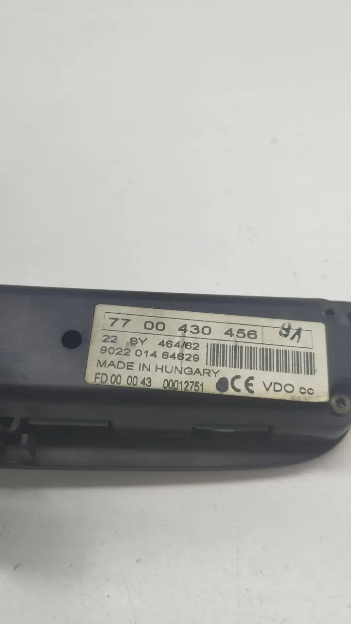 Renault Scenic II - Grand scenic II (2003 - 2006) 7700430456 Включатель регулировки звука — фото 3