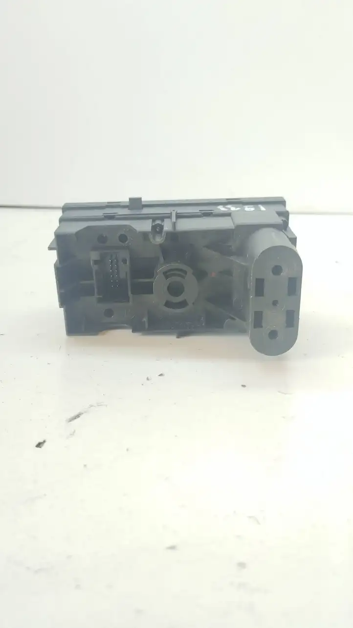 Opel Vectra (1999 - 2002)  9185881 Включатель фонарей