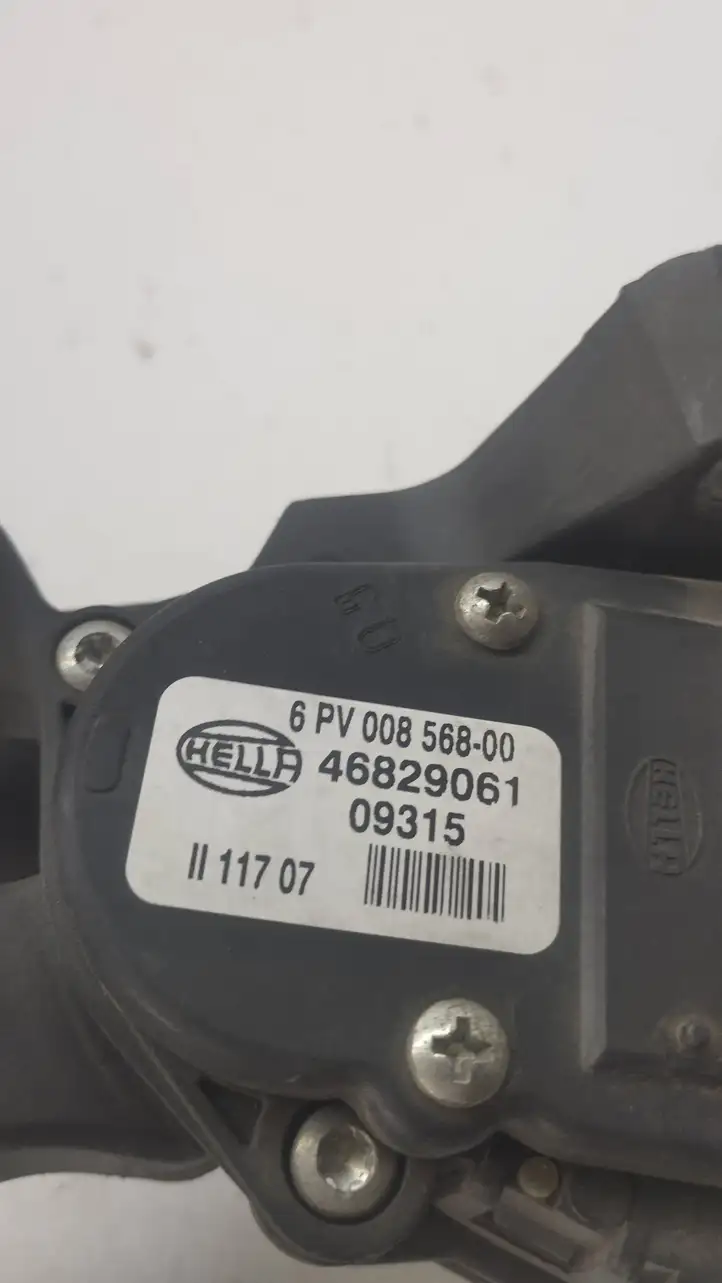 Fiat Punto (188) (1999 - 2010) 46829061 Педаль акселератора — фото 1