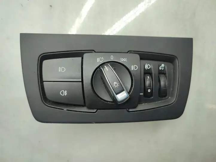 BMW 3 F30 F35 F31 (2012 - 2018) 9265305 Включатель фонарей — фото 1