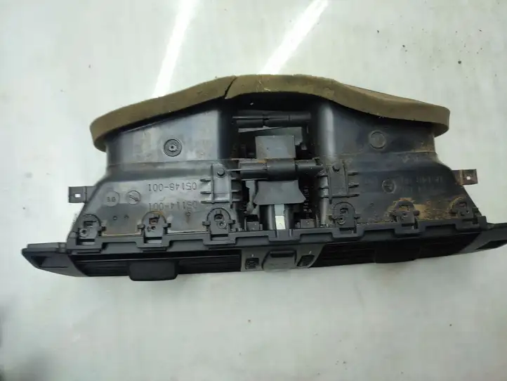 BMW 5 E60 E61 (2004 - 2010) 6910734 Центральный воздушный дефлектор — фото 6
