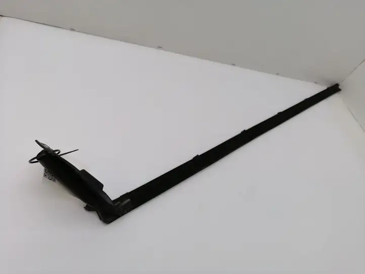 Mercedes-Benz CLK A208 (1997 - 2002)  A2087201624 Отделка стекла передней двери