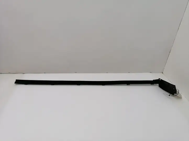 Mercedes-Benz CLK A208 (1997 - 2002)  A2087201624 Отделка стекла передней двери