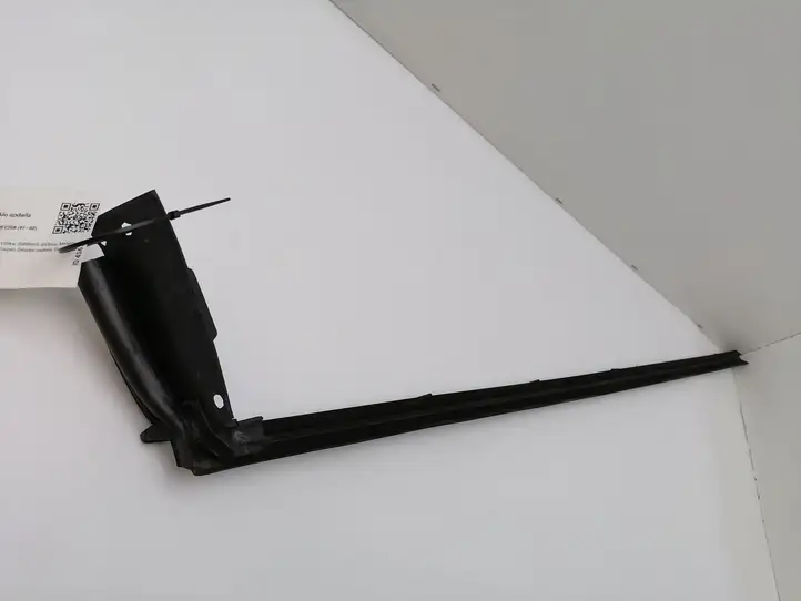 Mercedes-Benz CLK A208 (1997 - 2002)  A2087201624 Отделка стекла передней двери