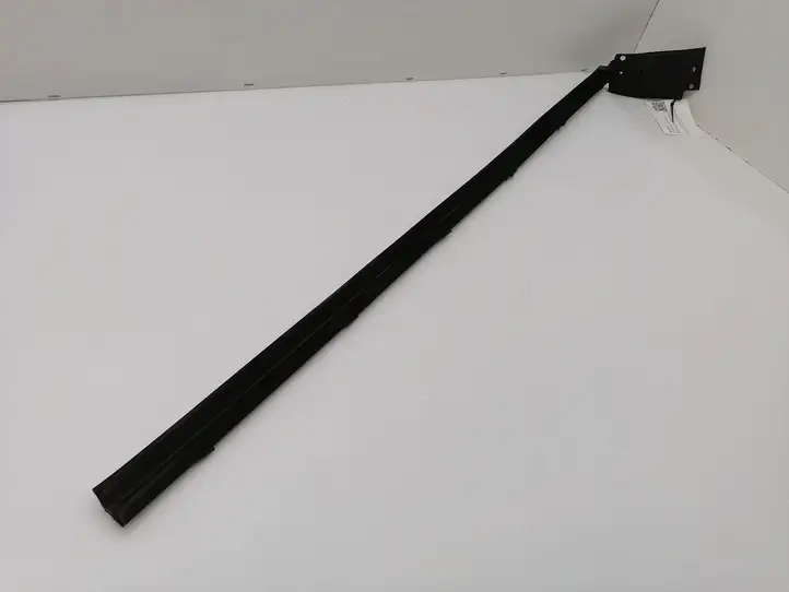 Mercedes-Benz CLK A208 (1997 - 2002)  A2087201624 Отделка стекла передней двери