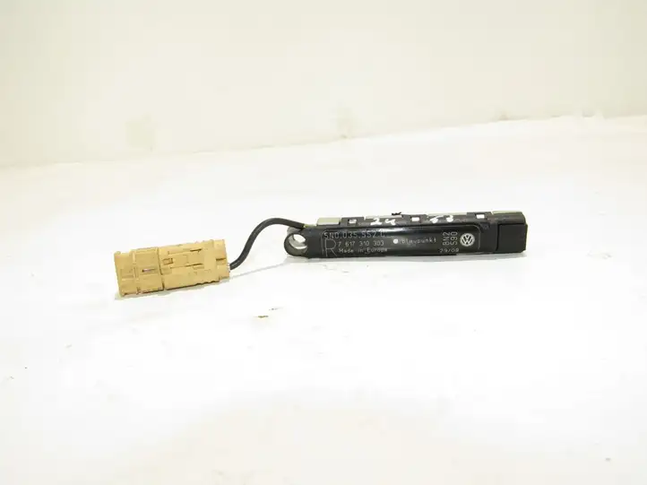 Volkswagen Tiguan (2007 - 2011)   Усилитель антенны