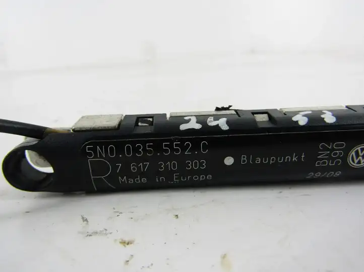 Volkswagen Tiguan (2007 - 2011)   Усилитель антенны