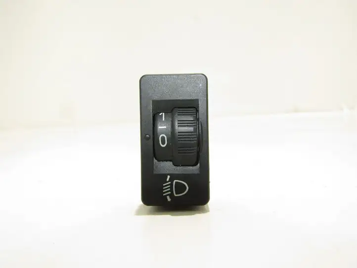 Peugeot Partner (1996 - 2002) Включатель регулировки высоты фонарей — фото 1