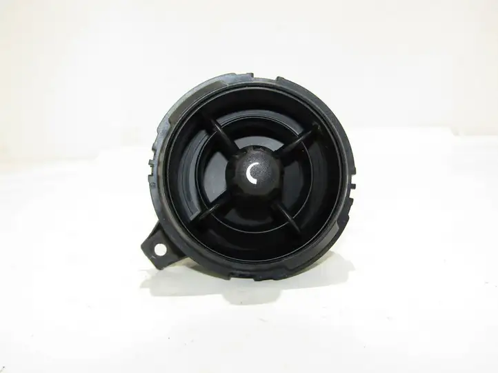 Mini One Cooper Coupe R56 (2004 - 2014) Центральный воздушный дефлектор — фото 1