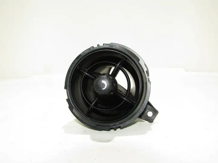 Mini One Cooper Coupe R56 (2004 - 2014) Центральный воздушный дефлектор — фото 2