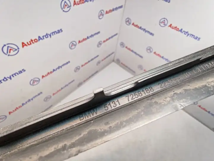 BMW 3 F30 F35 F31 (2012 - 2018) 51317258188 Накладка стоек лобового стекла — фото 3