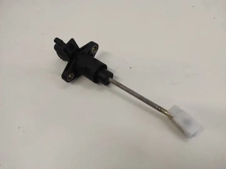 Volkswagen Golf IV (1998 - 2005)  1J1721388C Главный цилиндр сцепления