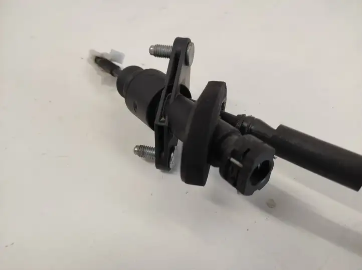 Opel Meriva (2006 - 2010)  KG15501TP01 Главный цилиндр сцепления